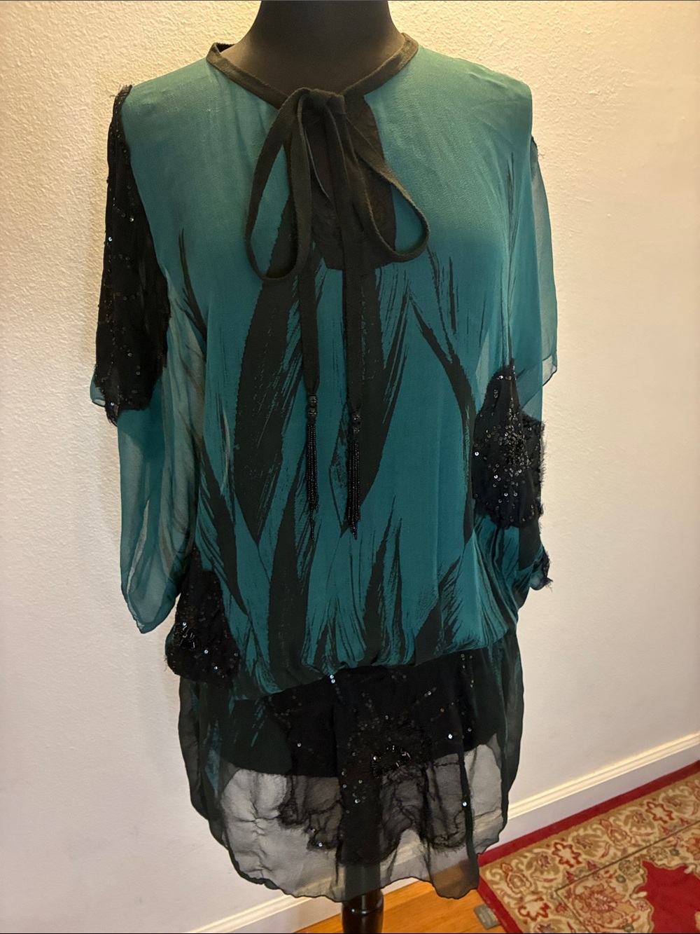 Bolongaro Trevor Women's 100% Silk Teal/Black Tie-Neck Tunic/Blouse Siz Medium/2